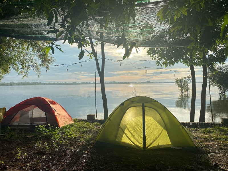 Du lịch cắm trại tại Hồ Trị An