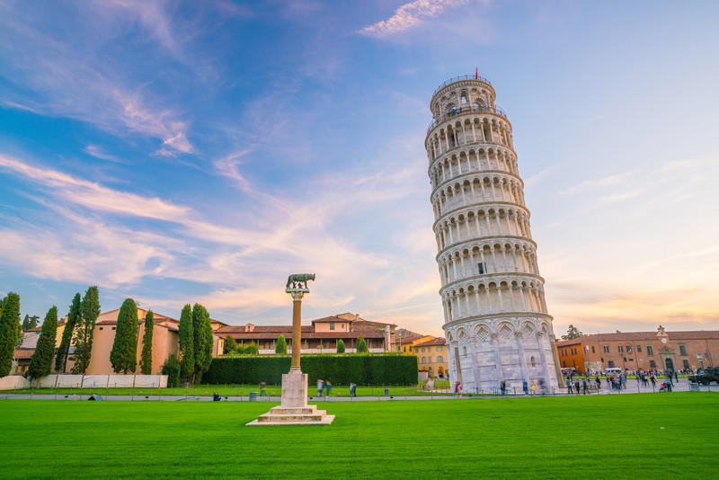 Tháp nghiêng Pisa tại Ý 