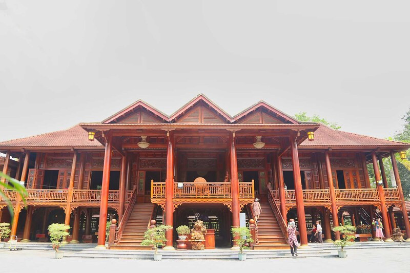 Ngôi nhà gỗ lớn nhất Việt Nam